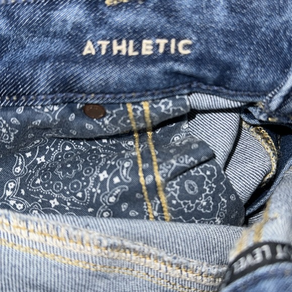 Men’s AE Athletic fit Airflex shorts - Picture 5 of 5